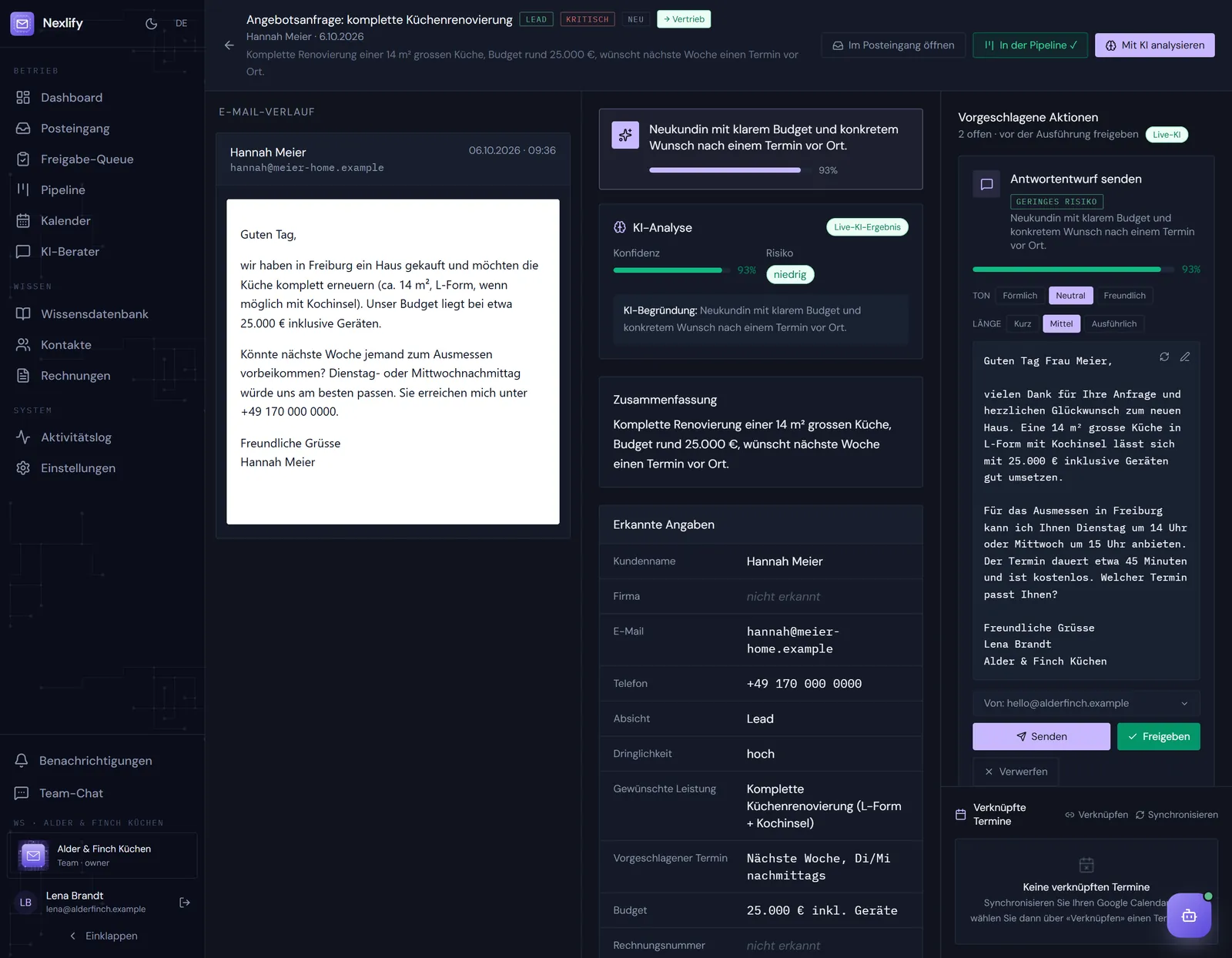 Eine geöffnete E-Mail in Nexlify: links das Original, in der Mitte die Einschätzung von Nex mit den erkannten Angaben, rechts der Antwortentwurf.